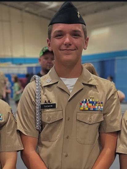 Zachary Tucker